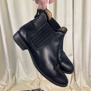 FRYE Phillip Chelsea Leather Boots size 9.5